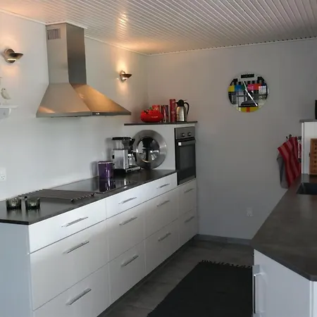 Assarina - 300m To The Fjord By Interhome